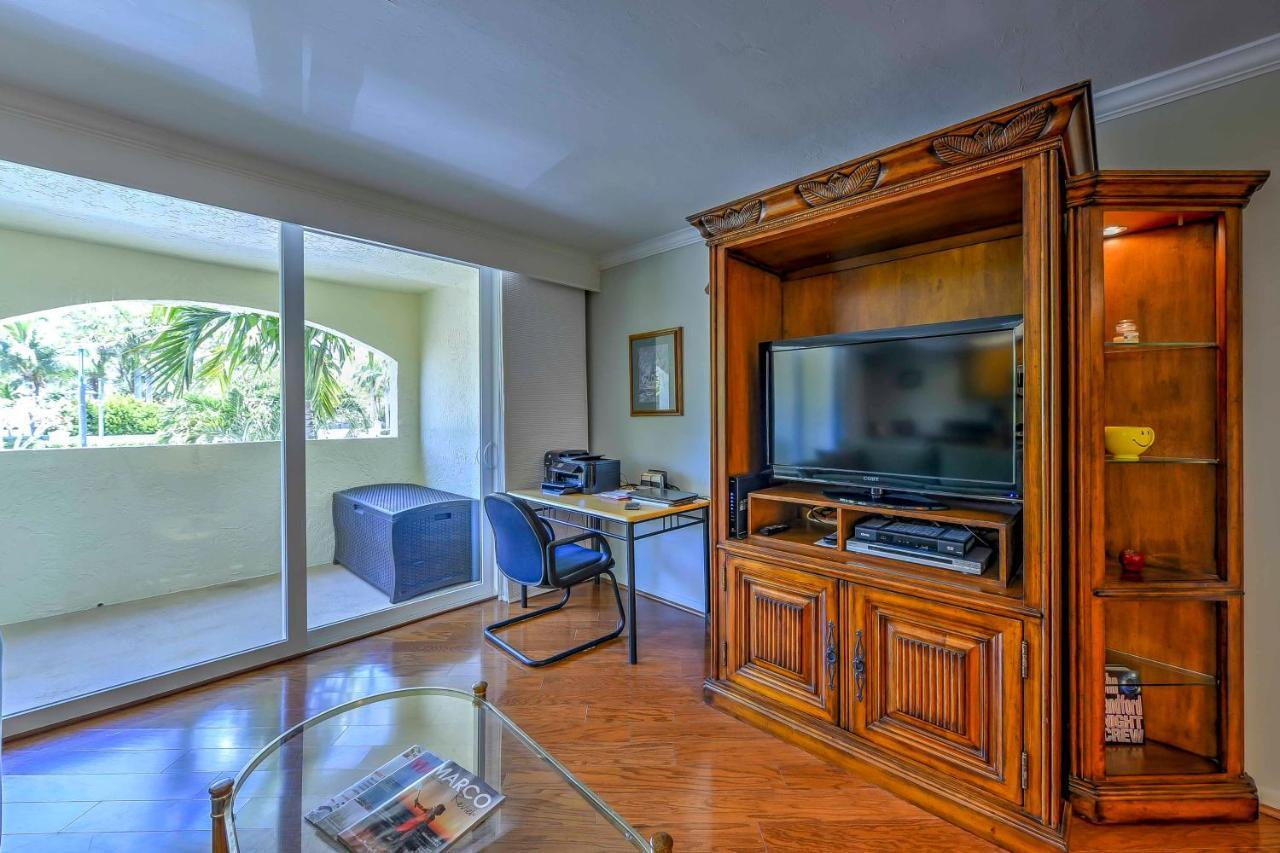 With Patio Steps To Access Appartement Marco Island